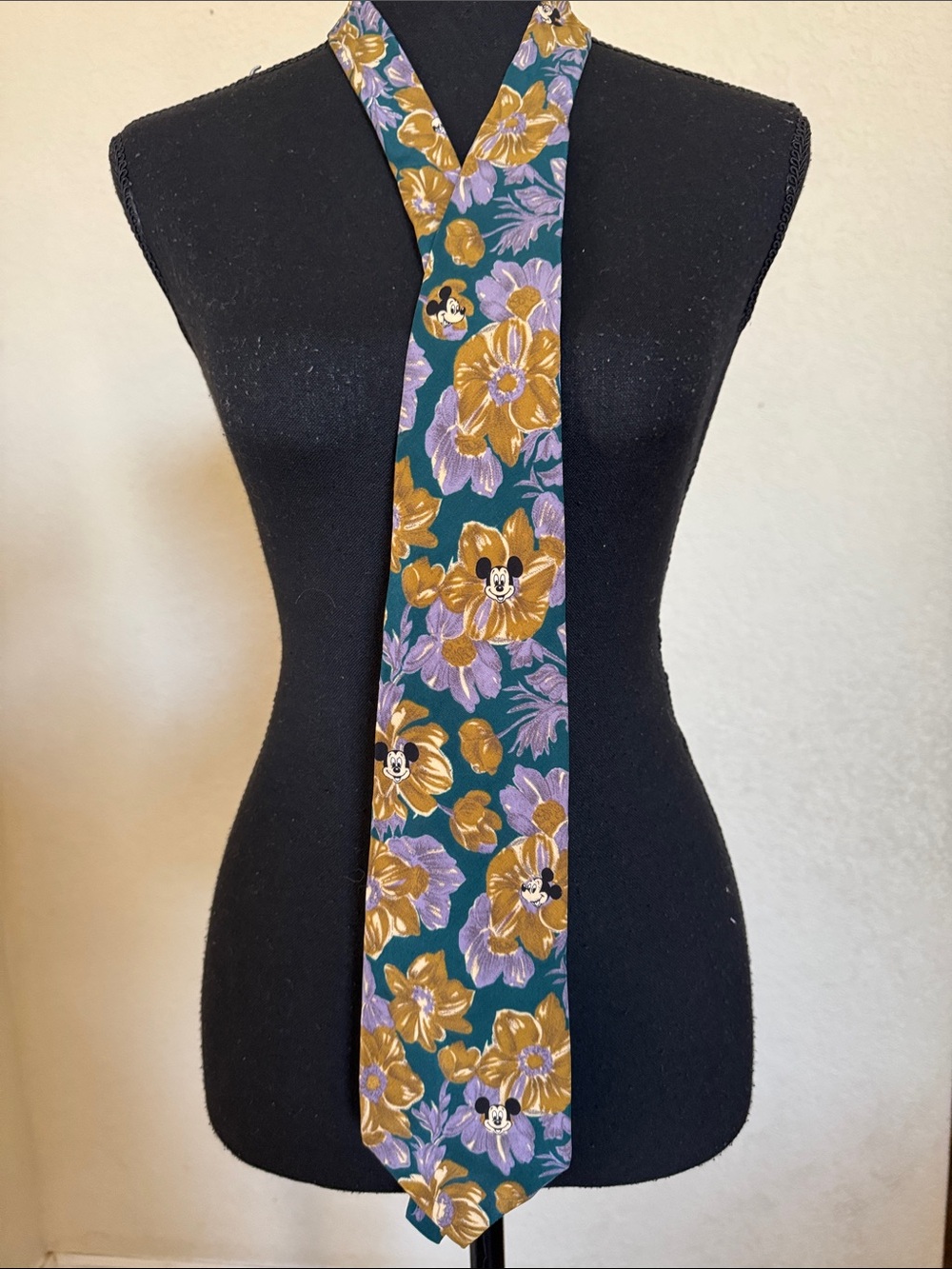 Vintage exclusive Mickey Silk Tie with flowers